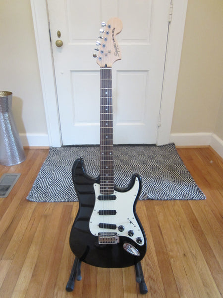 2007 Squier by Fender Deluxe Hot Rails Stratocaster | Black, Duncan  Designed, Very Clean, Plays Great!