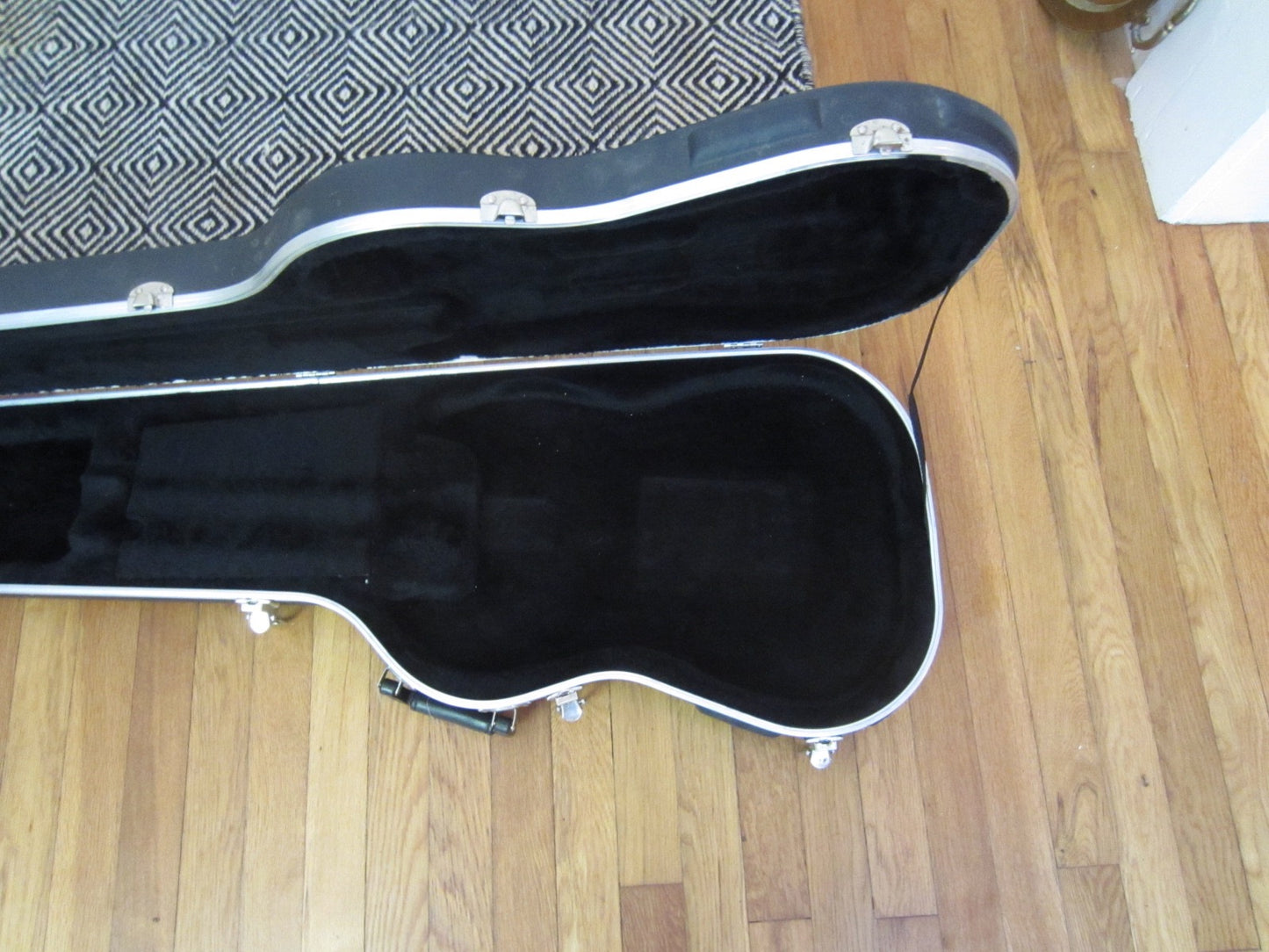 Lil' Huddy's Guitar Shop - Lil' Huddy's Guitar Shop