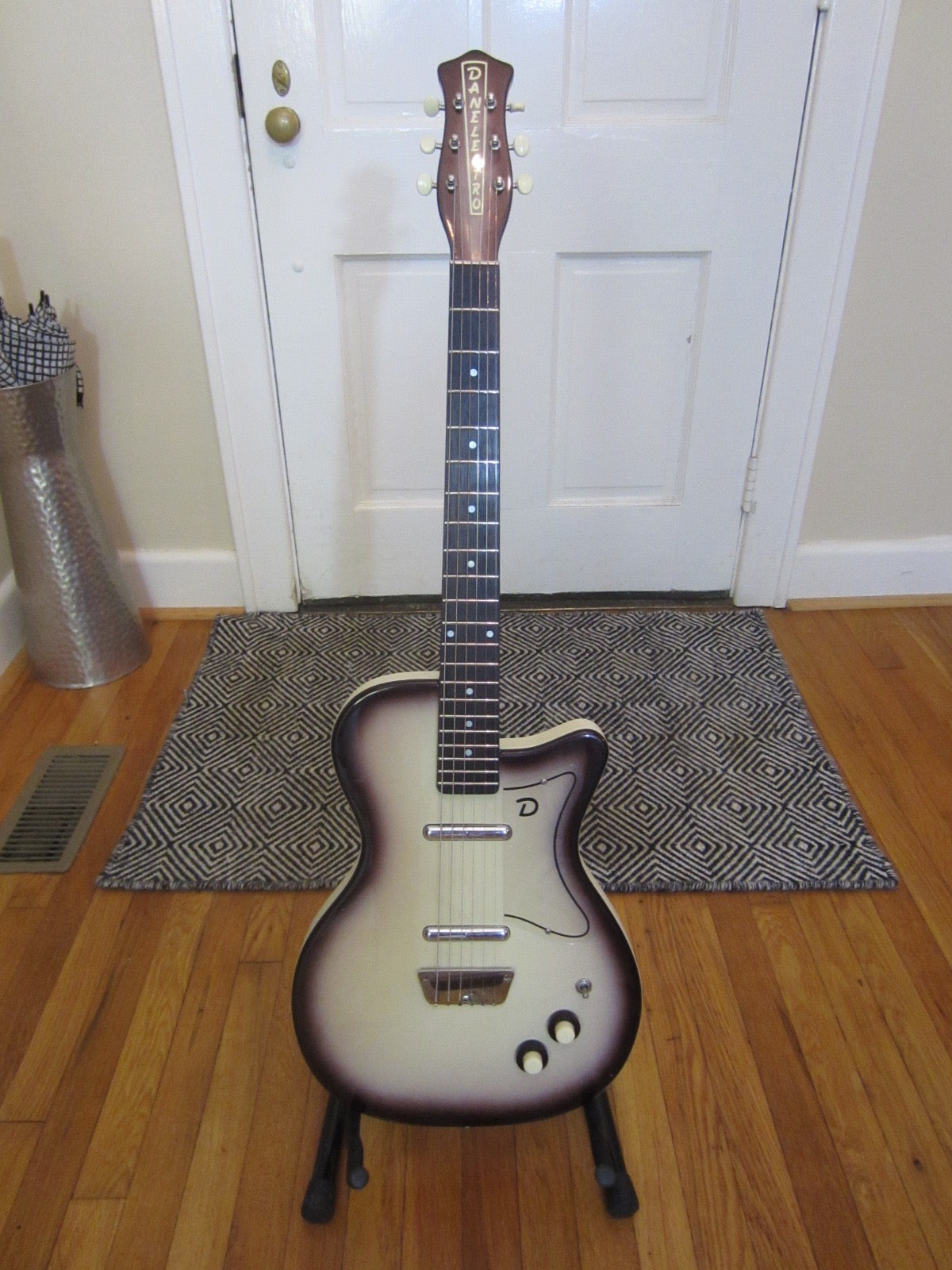 Danelectro '56 U-2 U2 Reissue | Purple Burst, Great Player – Lil