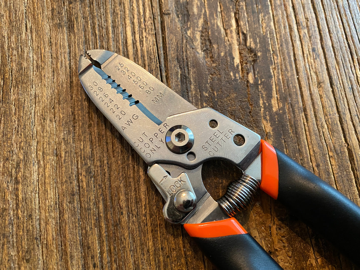 Fine Gauge Wire-Stripper