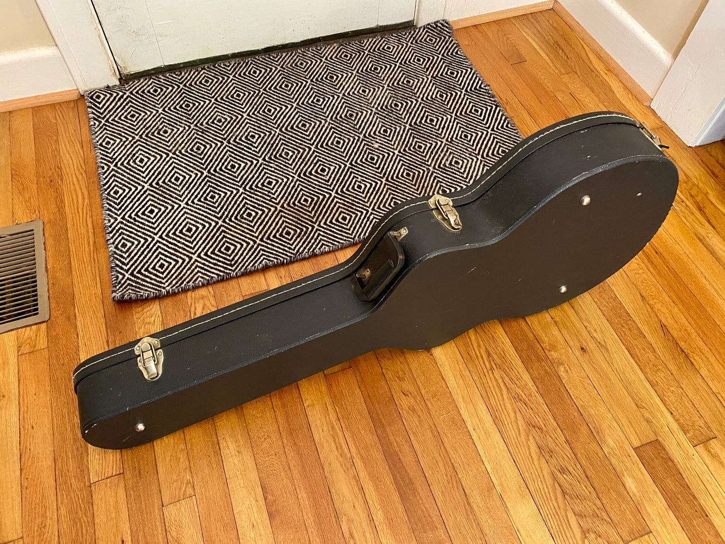 Lil' Huddy's Guitar Shop - Lil' Huddy's Guitar Shop