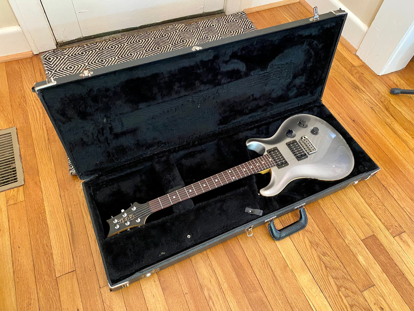 2002 PRS CE24 Platinum Metallic | Fantastic Condition w/ Original Hard Case